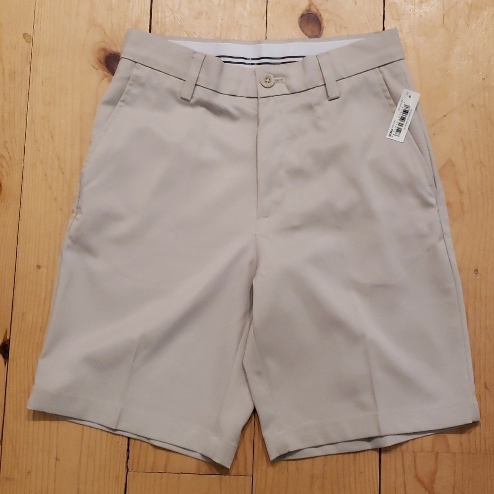 AMAZON ESSENTIALS light stone khaki golf shorts flat front 8.5" inseam